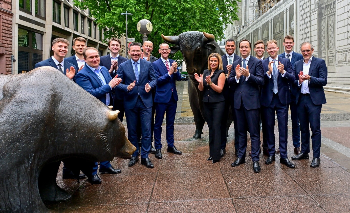 Amundi employees at Frankfurt Stock Exchange